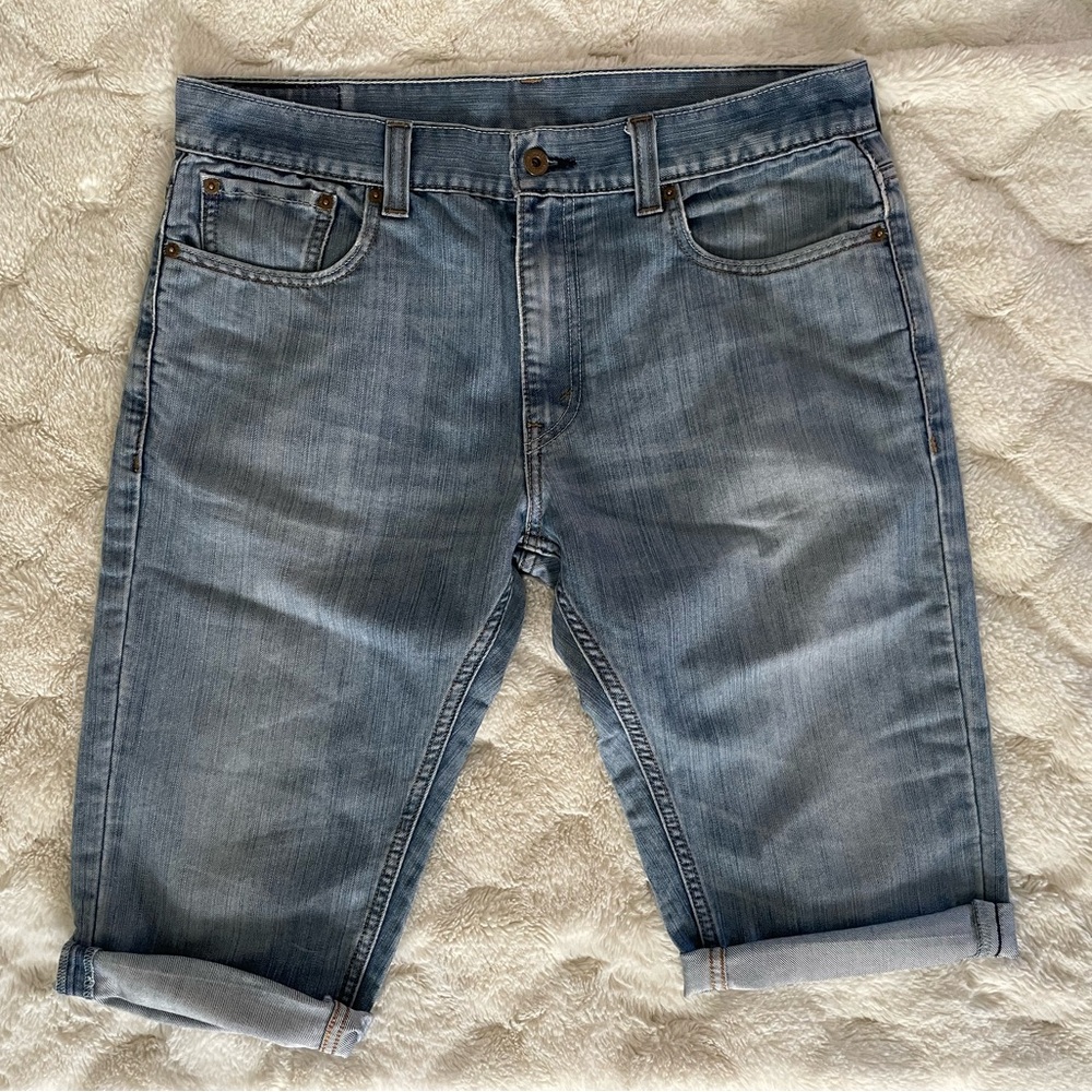 lightly worn mens levi cut off jean shorts size 36 x 32